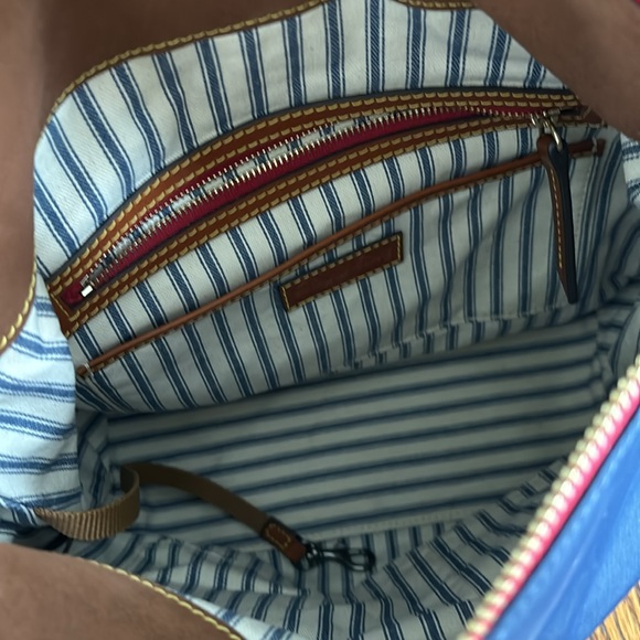 Dooney and Bourke nylon shoulder bag. New, never used - Picture 3 of 7